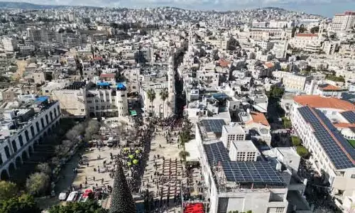West Bank: इजराइली सैनिक ने नमाज पढ़ रहे फिलिस्तीनी को कुचला West Bank: इजराइली सैनिक ने नमाज पढ़ रहे फिलिस्तीनी को कुचला