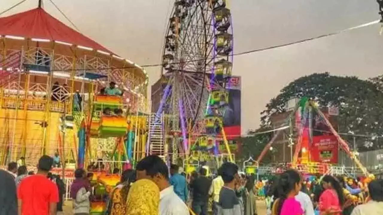 Telangana: 1 जनवरी को, बहुप्रतीक्षित नुमाइश के गेट नागरिकों के लिए खोल दिए जाएंगे Telangana: 1 जनवरी को, बहुप्रतीक्षित नुमाइश के गेट नागरिकों के लिए खोल दिए जाएंगे