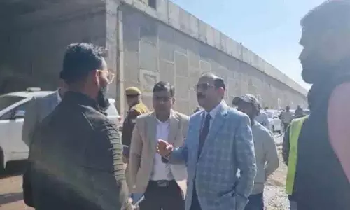 Uttar Pradesh में अधिकारी ने डेडलाइन छूटने पर पुल से कूदने की धमकी दी