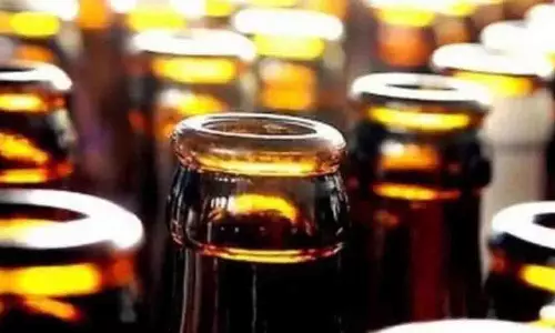 Hyderabad: शमशाबाद में 45 बिना ड्यूटी वाली शराब की बोतलें जब्त की गईं