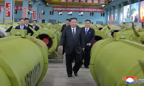 Kim Jong Un ने युद्ध को रोकने के लिए 2026 में मिसाइल उत्पादन बढ़ाने का आदेश दिया