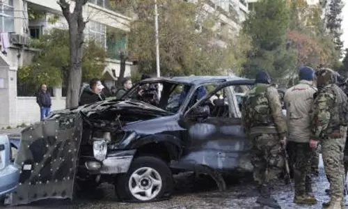 Syria: होम्स में मस्जिद में धमाके के बाद आठ लोगों की मौत, 18 घायल Syria: होम्स में मस्जिद में धमाके के बाद आठ लोगों की मौत, 18 घायल
