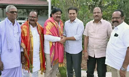KTR की मौजूदगी में 150 कांग्रेस नेताओं ने विरोध प्रदर्शन किया
