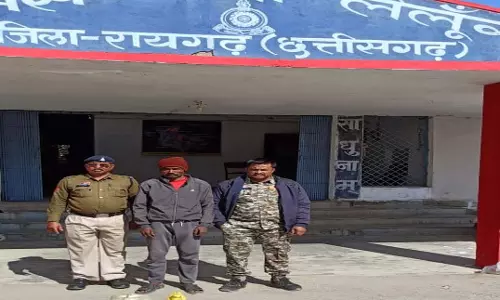 CG: 10 लीटर अवैध महुआ शराब के साथ आरोपी गिरफ्तार