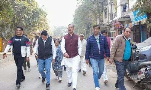 अनियमित कॉलोनियों में नालियों की निकासी को लेकर विभाग मिलकर करें काम: रविन्द्र इंद्राज