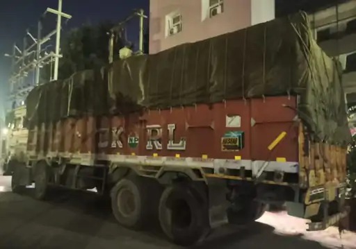 70 लाख की सुपारी से भरा ट्रक पकड़ा बिना दस्तावेज ले जा रहे थे Delhi