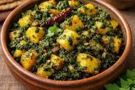 Bathua Aloo Sabji: सर्दियों में तैयार करें स्वादिष्ट बथुआ आलू सब्जी Bathua Aloo Sabji: सर्दियों में तैयार करें स्वादिष्ट बथुआ आलू सब्जी