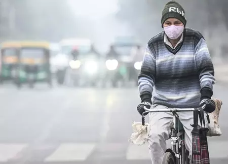 दिल्ली-एनसीआर में ठंड, कोहरा और प्रदूषण का ट्रिपल अटैक, कई इलाकों में एक्यूआई 400 पार दिल्ली-एनसीआर में ठंड, कोहरा और प्रदूषण का ट्रिपल अटैक, कई इलाकों में एक्यूआई 400 पार