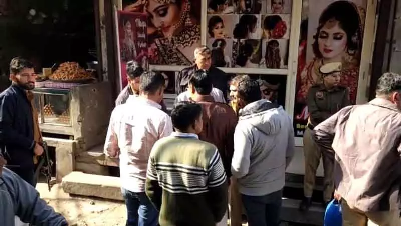 Rohtak में ब्यूटी पार्लर की मालकिन की हत्या, भाई मुख्य संदिग्ध Rohtak में ब्यूटी पार्लर की मालकिन की हत्या, भाई मुख्य संदिग्ध