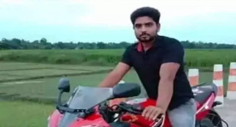 Amrit Mandal: Bangladesh में जबरन वसूली के आरोप में पीट-पीटकर हत्या Amrit Mandal: Bangladesh में जबरन वसूली के आरोप में पीट-पीटकर हत्या