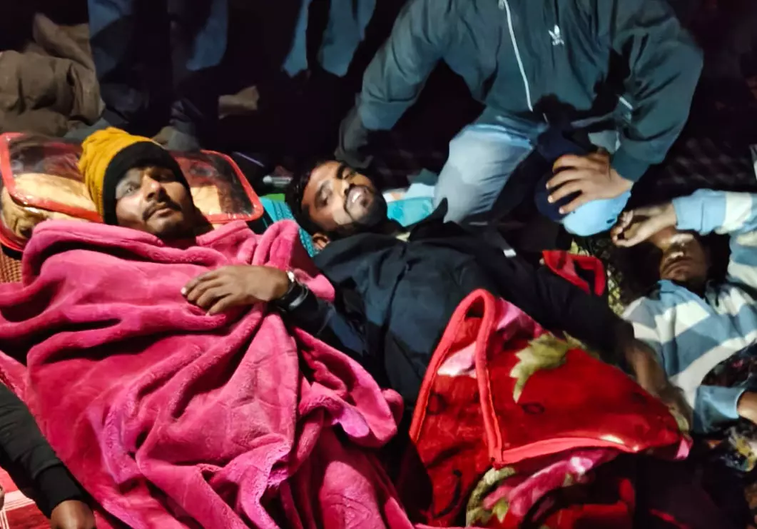बीमार पड़े अनशन में बैठे कई डीएड अभ्यर्थी बीमार पड़े अनशन में बैठे कई डीएड अभ्यर्थी