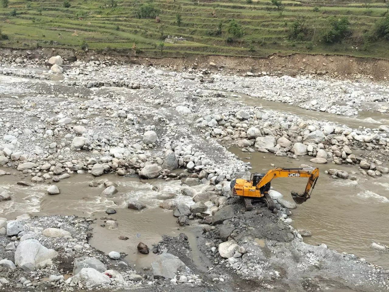 Kaushambi: खनन माफिया का धड़ल्ले से चलता अवैध कारोबार Kaushambi: खनन माफिया का धड़ल्ले से चलता अवैध कारोबार