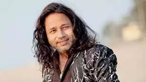Kailash Kher : लाइव शो में भीड़ हुई बेकाबू, मची अफरा-तफरी Kailash Kher : लाइव शो में भीड़ हुई बेकाबू, मची अफरा-तफरी