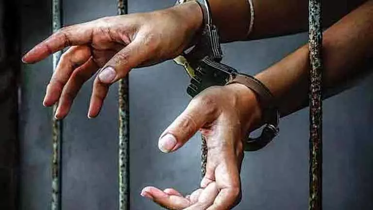 Chennai police ने 20 लाख रुपये के अपार्टमेंट लीज स्कैम के आरोप में व्यक्ति गिरफ्तार Chennai police ने 20 लाख रुपये के अपार्टमेंट लीज स्कैम के आरोप में व्यक्ति गिरफ्तार