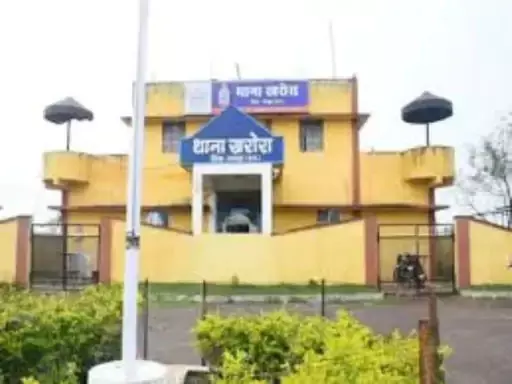 ब्लेड चलने से घासीदास जयंती कार्यक्रम के दौरान हड़कंप, 2 लोग घायल ब्लेड चलने से घासीदास जयंती कार्यक्रम के दौरान हड़कंप, 2 लोग घायल