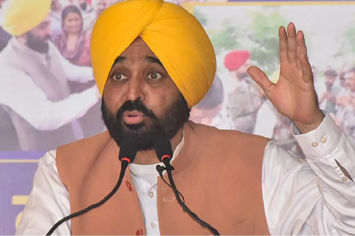 Punjab CM ने हर परिवार को 10 लाख रुपये के कैशलेस इलाज को मंज़ूरी दी Punjab CM ने हर परिवार को 10 लाख रुपये के कैशलेस इलाज को मंज़ूरी दी