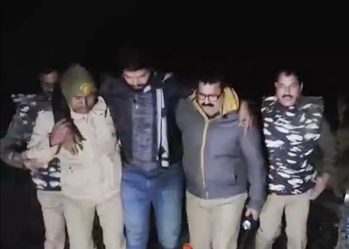 BREAKING: पुलिस मुठभेड़ में 5 बदमाश गिरफ्तार, दो गोली लगने से घायल BREAKING: पुलिस मुठभेड़ में 5 बदमाश गिरफ्तार, दो गोली लगने से घायल