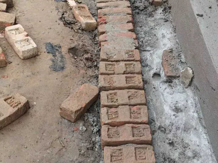 Bareilly: नाली निर्माण में भ्रष्टाचार और मनमानी का आरोप Bareilly: नाली निर्माण में भ्रष्टाचार और मनमानी का आरोप
