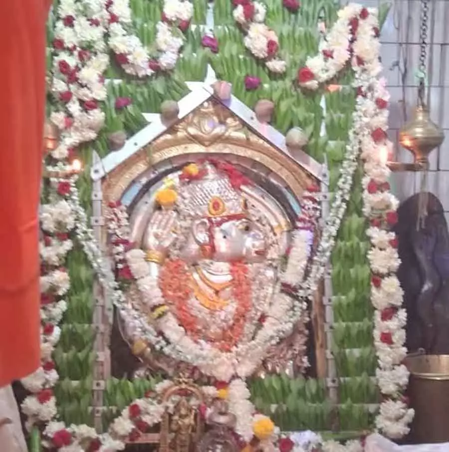 Sulikeri : मरुतेशा को 5 किलो चांदी का कवच चढ़ाया गया Sulikeri : मरुतेशा को 5 किलो चांदी का कवच चढ़ाया गया