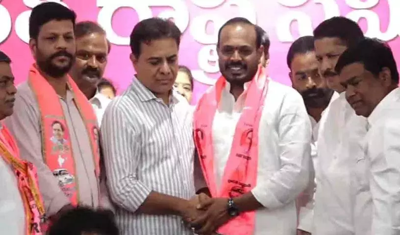 कांग्रेस नेता अनिल रेड्डी KTR की मौजूदगी में BRS में शामिल हुए कांग्रेस नेता अनिल रेड्डी KTR की मौजूदगी में BRS में शामिल हुए