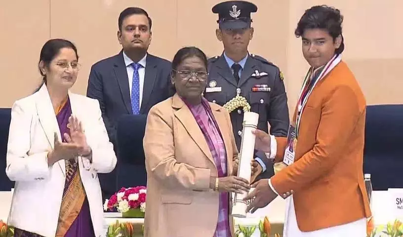 Vaibhav Suryavanshi को राष्ट्रपति मुर्मू से राष्ट्रीय बाल पुरस्कार मिला Vaibhav Suryavanshi को राष्ट्रपति मुर्मू से राष्ट्रीय बाल पुरस्कार मिला