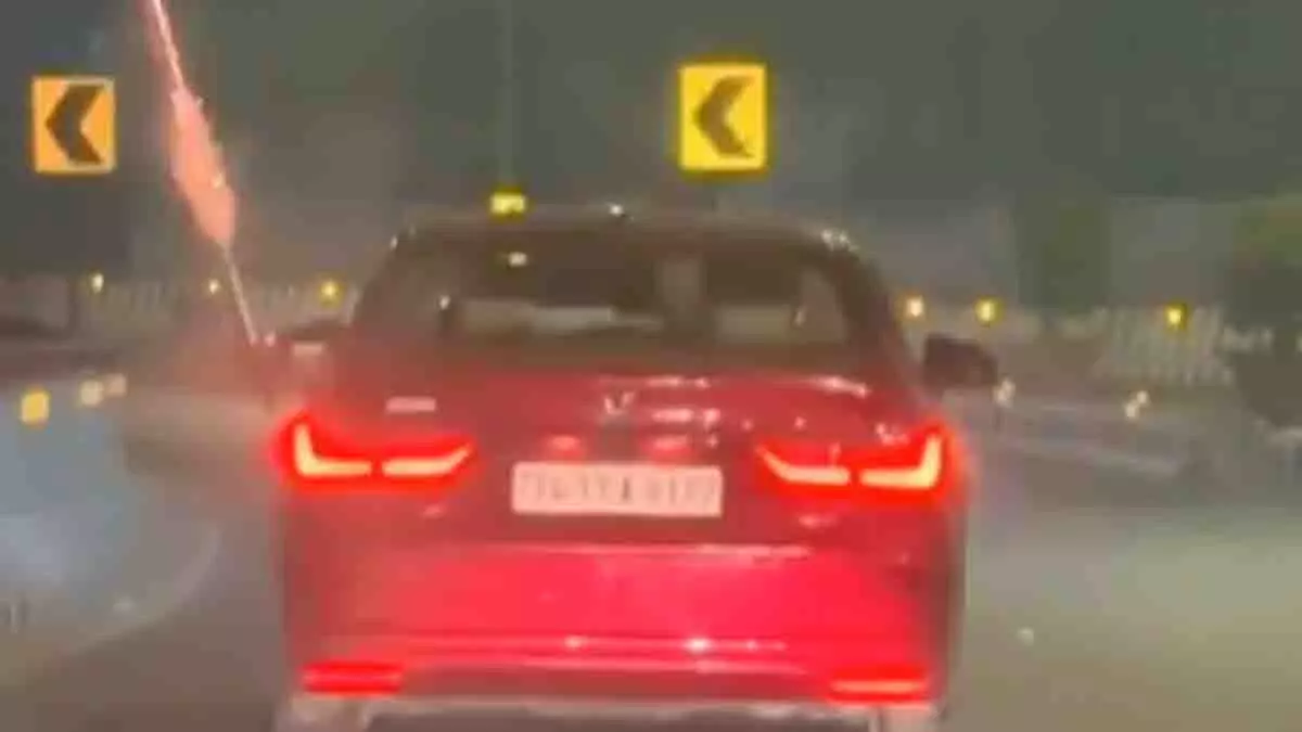 Hyderabad: एक आदमी ने तेज़ रफ़्तार कार से खुलेआम पटाखे फोड़े Hyderabad: एक आदमी ने तेज़ रफ़्तार कार से खुलेआम पटाखे फोड़े