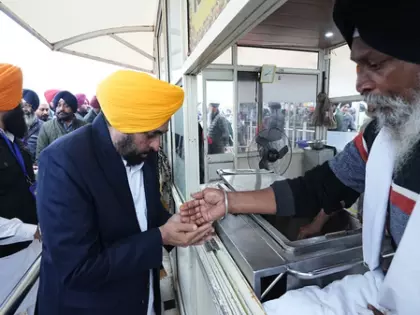 छोटे साहिबजादों का अद्वितीय बलिदान मानवता को प्रेरित करता है: पंजाब के CM छोटे साहिबजादों का अद्वितीय बलिदान मानवता को प्रेरित करता है: पंजाब के CM