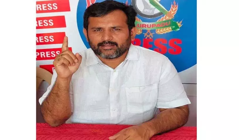 यह रेवंत रेड्डी की गिरावट का सबूत है: Lakavat Giribabu यह रेवंत रेड्डी की गिरावट का सबूत है: Lakavat Giribabu