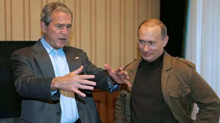 Bush-Putin बातचीत से पाकिस्तान के परमाणु खतरे का खुलासा हुआ, भारत सही था Bush-Putin बातचीत से पाकिस्तान के परमाणु खतरे का खुलासा हुआ, भारत सही था
