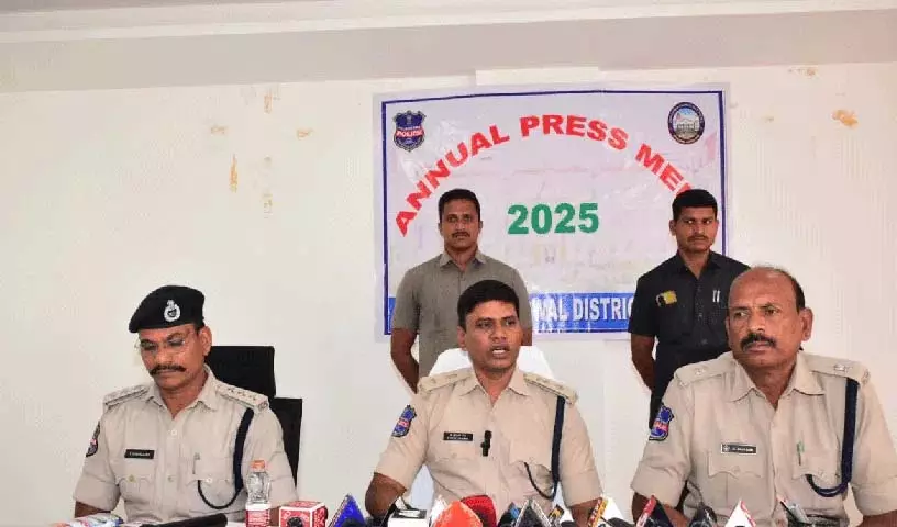 जोगुलाम्बा गडवाल जिले में अपराध कम हुए: SP Srinivasa Rao जोगुलाम्बा गडवाल जिले में अपराध कम हुए: SP Srinivasa Rao