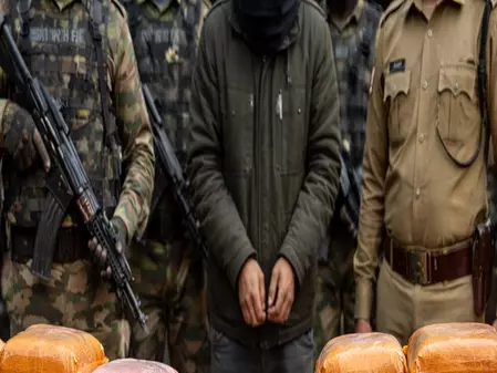 राइफल्स ने एक ड्रग रैकेट का किया भंडाफोड़, करोड़ों की ड्रग्स जब्त राइफल्स ने एक ड्रग रैकेट का किया भंडाफोड़, करोड़ों की ड्रग्स जब्त
