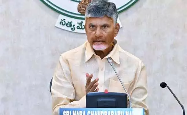 Andhra Pradesh: पंचायतों के फंड पर रोक से मचा हड़कंप, प्रतिनिधियों का कड़ा विरोध Andhra Pradesh: पंचायतों के फंड पर रोक से मचा हड़कंप, प्रतिनिधियों का कड़ा विरोध