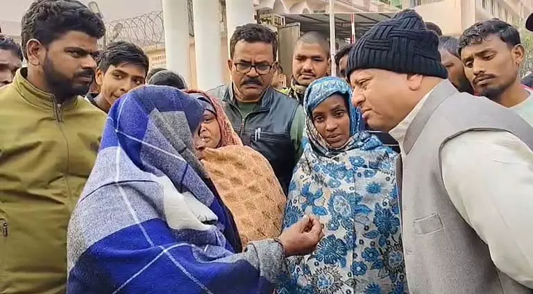 गोलपोखर में एक व्यक्ति ने आत्महत्या की, SIR की सुनवाई नोटिस पर सवाल उठे गोलपोखर में एक व्यक्ति ने आत्महत्या की, SIR की सुनवाई नोटिस पर सवाल उठे