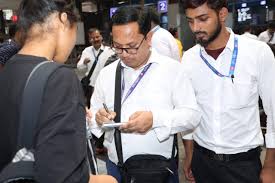 counterfeit tickets की पहचान करने के लिए टिकट-चेकिंग स्टाफ के लिए ट्रेनिंग सेशन चल रहे