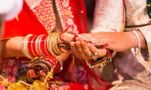 शादी को एक दिन हुए और नवविवाहित जोड़े ने सहमति से लिया तलाक