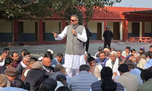 महापंचायत ने Gurugram के टीकली में चर्च के निर्माण का विरोध किया महापंचायत ने Gurugram के टीकली में चर्च के निर्माण का विरोध किया
