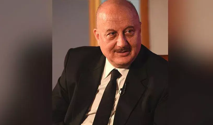 धुरंधर की सफलता साबित करती है कि दृढ़ विश्वास कहानी की लड़ाइयों को हरा देता: अनुपम खेर धुरंधर की सफलता साबित करती है कि दृढ़ विश्वास कहानी की लड़ाइयों को हरा देता: अनुपम खेर