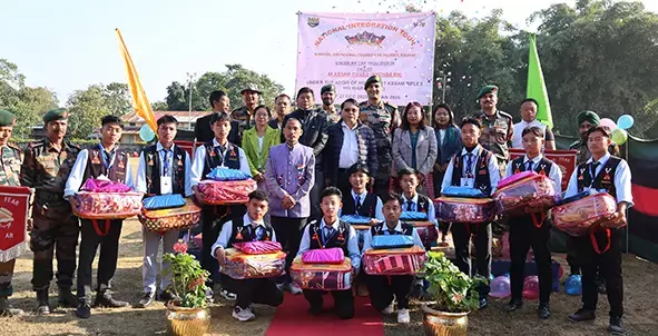 Arunachal: AR छात्रों को गुजरात के दौरे पर ले जाता है