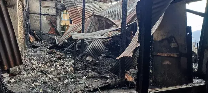 Arunachal: भीषण आग से दो दुकानें जलकर खाक हो गईं