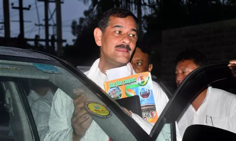 Assam में सियासी घमासान: कांग्रेस ने BJP पर कॉर्पोरेट हित साधने का लगाया आरोप