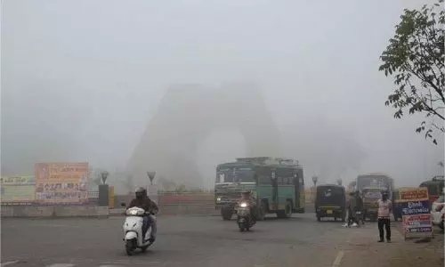 Amritsar: सूखी ठंड का कहर, अस्पतालों में बढ़ी मरीजों की संख्या Amritsar: सूखी ठंड का कहर, अस्पतालों में बढ़ी मरीजों की संख्या