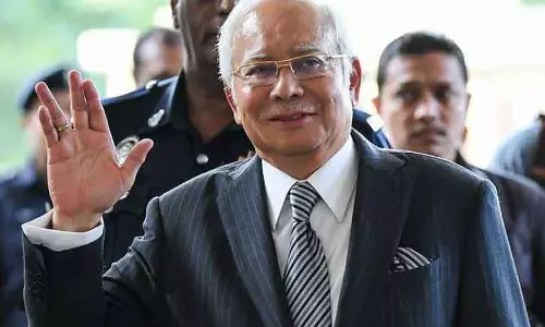 Malaysia के पूर्व PM को भ्रष्टाचार में 15 साल की सज़ा और $2.8 बिलियन जुर्माना