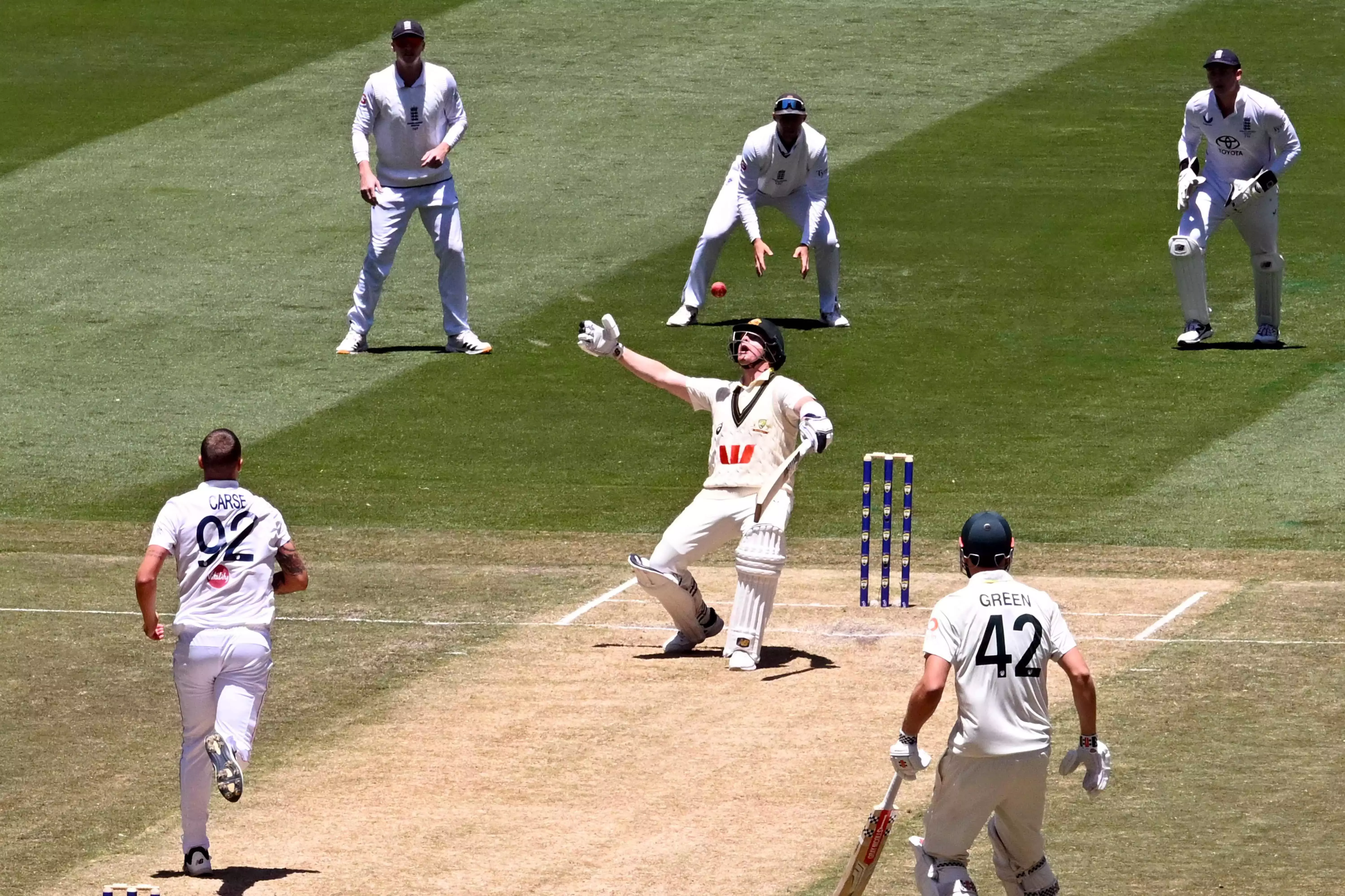 चौथे एशेज टेस्ट में England ने वापसी करते हुए ऑस्ट्रेलिया के छह विकेट गंवाए