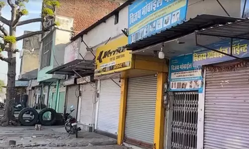 हिंसा मामले में 110 लोग गिरफ्तार, इंटरनेट बंद करने की अवधि बढ़ाई गई हिंसा मामले में 110 लोग गिरफ्तार, इंटरनेट बंद करने की अवधि बढ़ाई गई
