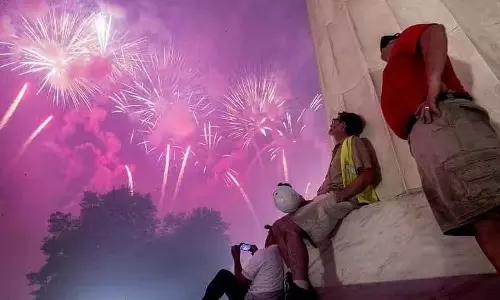New Year 2026: पब, बार और क्लब को रात 1 बजे तक खोलने की इजाज़त, जश्न के लिए सख्त निर्देश