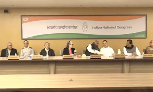 AICC मुख्यालय में CWC की बैठक, शशि थरूर भी मौजूद