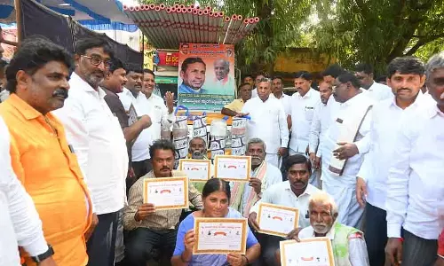 एक साल के अंदर जिले को येत्तिनाहोल का पानी मिलेगा : K.H. Muniyappa
