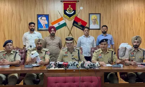 Police ने असामाजिक तत्वों के खिलाफ कार्रवाई जारी रखने की कसम खाई Police ने असामाजिक तत्वों के खिलाफ कार्रवाई जारी रखने की कसम खाई