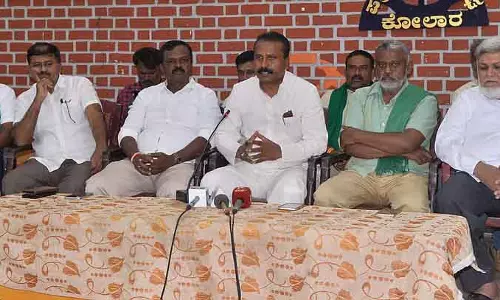 सिंचाई के नाम पर 30,000 करोड़ रुपये की हेराफेरी: Anjaneya Reddy सिंचाई के नाम पर 30,000 करोड़ रुपये की हेराफेरी: Anjaneya Reddy