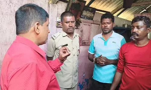 Fire accident : घर का सामान जलकर राख हो गया Fire accident : घर का सामान जलकर राख हो गया
